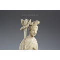 veche statueta Guan Yin. "netsuke". fildes natural. China